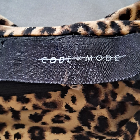 SKIRT - Picture 3 of 3